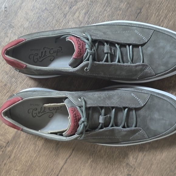 SPERRY Men's Gray and Red Sneakers Top Sider Gold Cup Sz 11 - Picture 2 of 5